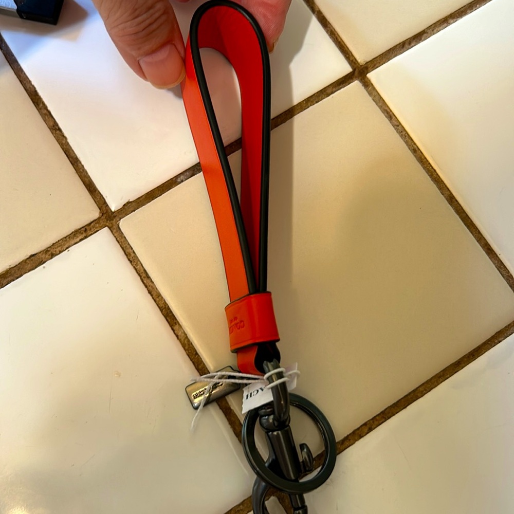 Coach Leather Bag Charm Loop Keychain - Picture 4 of 6